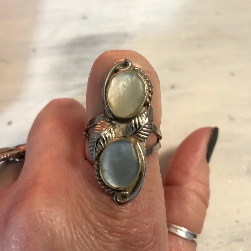 Two Abalone Shell vintage Rings - Picture 2 of 6